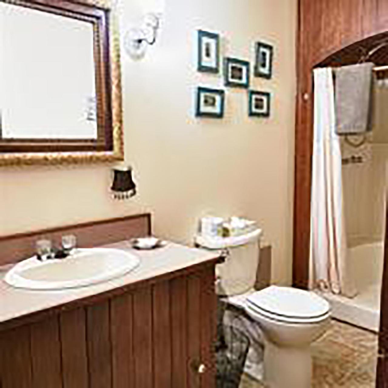 Hotel Wedgwood Manor And Glamping Retreat Crawford Bay Exteriér fotografie
